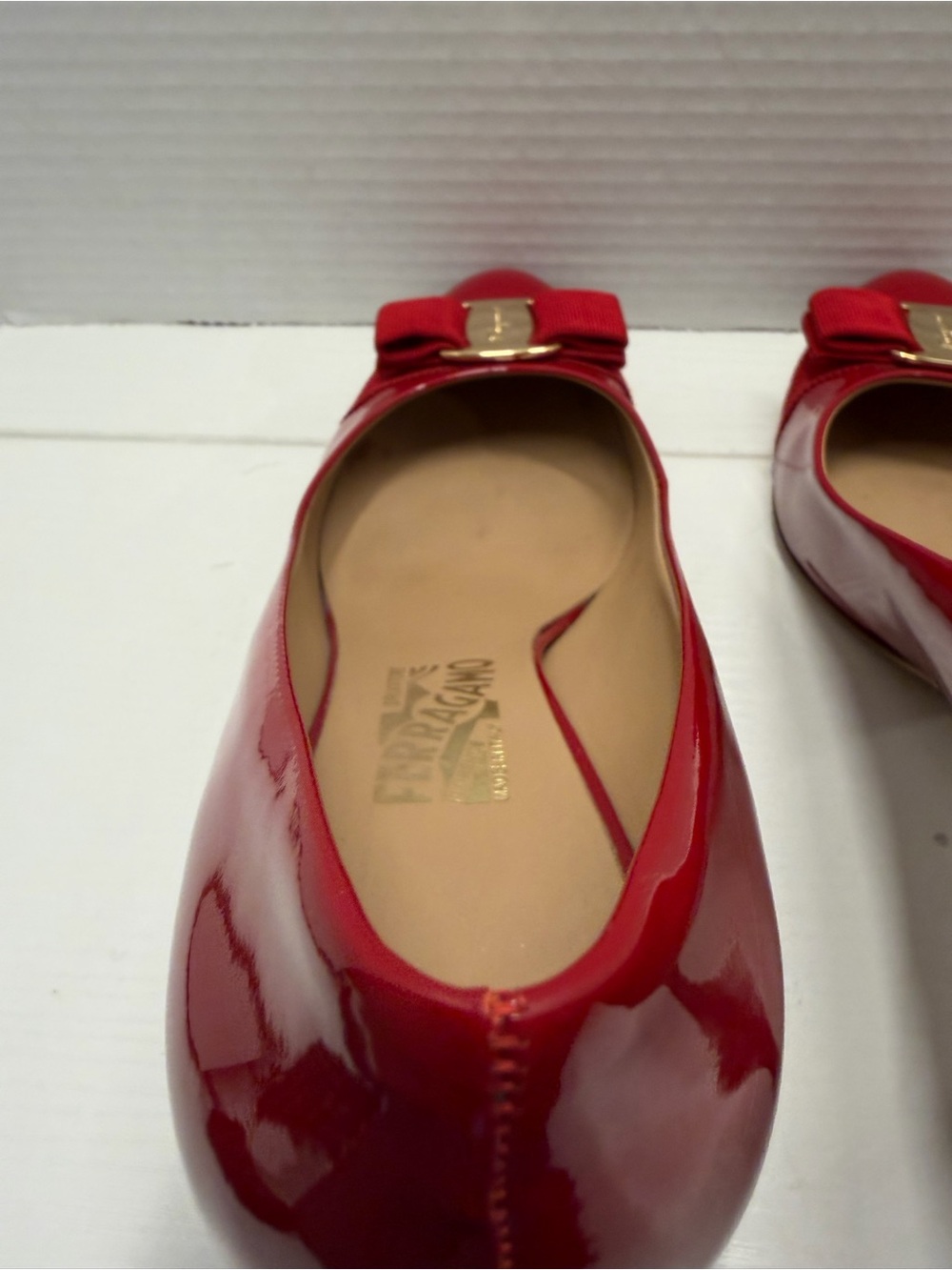 Salvatore Ferragamo CARLA 70 Patent Ribbon Pump Red 9-1/2 C - Picture 8 of 16